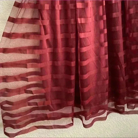 🆕Metrowear Burgundy Mesh See Through Lined Midi Skirt PXL🆕 - Picture 5 of 11
